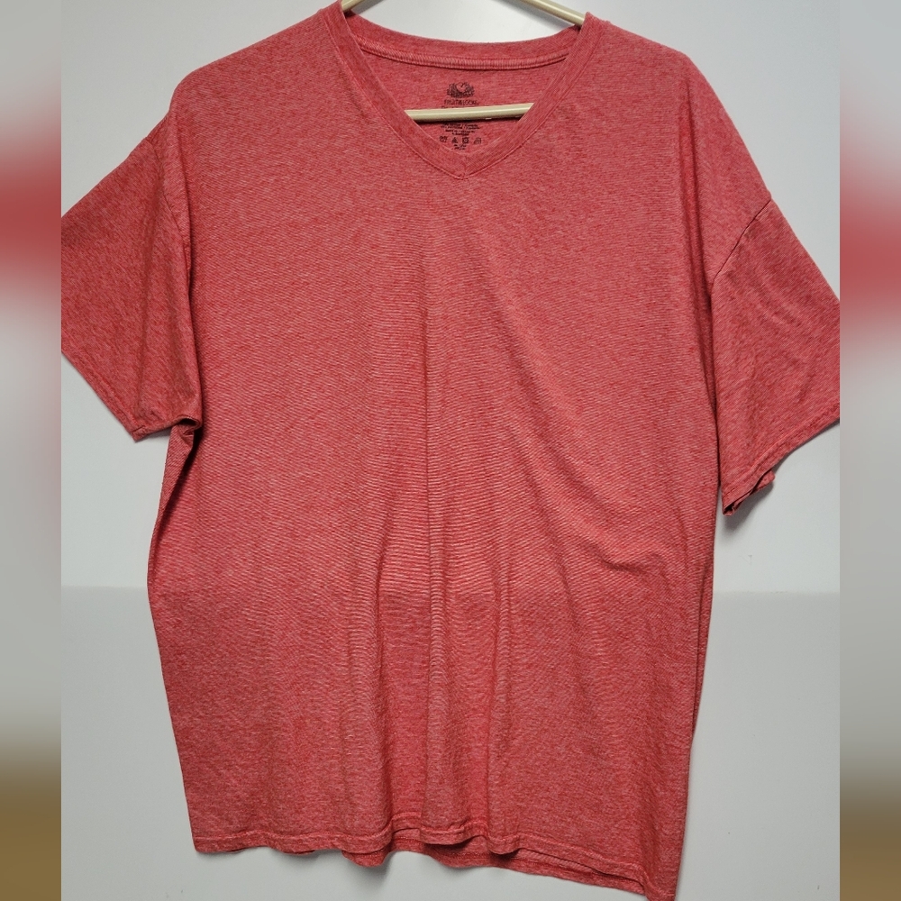 Men's Fruit Of The Loom XL Red Short. Sleeve Vneck Shirt